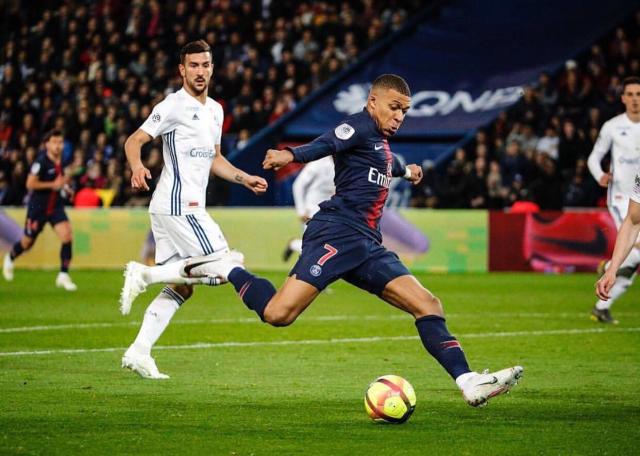  斯特拉斯堡替补奇兵登场改写比赛走势