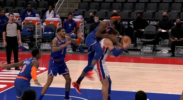  米切尔首节百发百中，骑士客场大胜活塞展实力