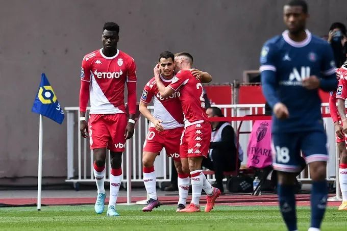  布雷斯特防守漏洞百出，客场惨败尼斯遭遇连败打击