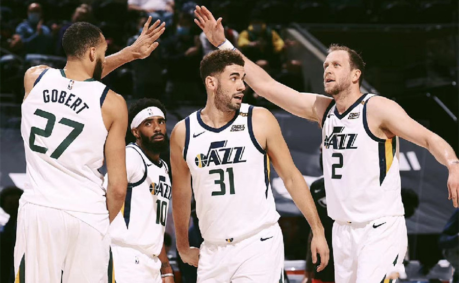  字母哥暴扣统治禁区，雄鹿大胜凯尔特人登顶东部